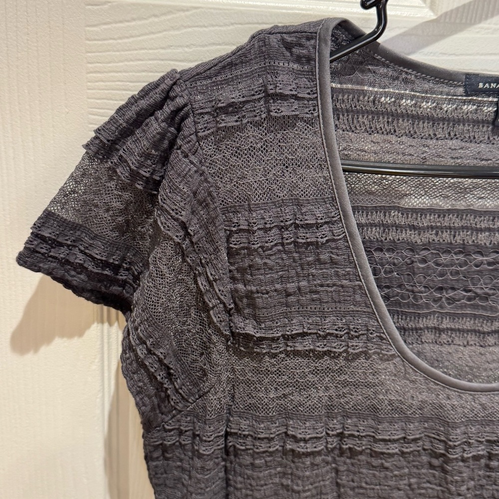 Banana Republic Women’s Large Lace Blouse w/ Cami Grey - Picture 4 of 8